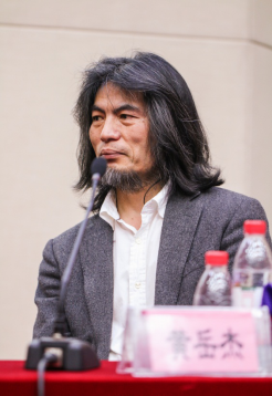 主持人黄岳杰老师